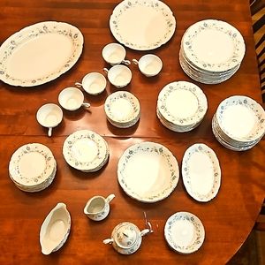 80 piece Mikasa fine china porcelain platewear dinner set